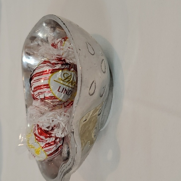 STRAWBERRY SHAPED SILVER METAL BOWL - Picture 4 of 11